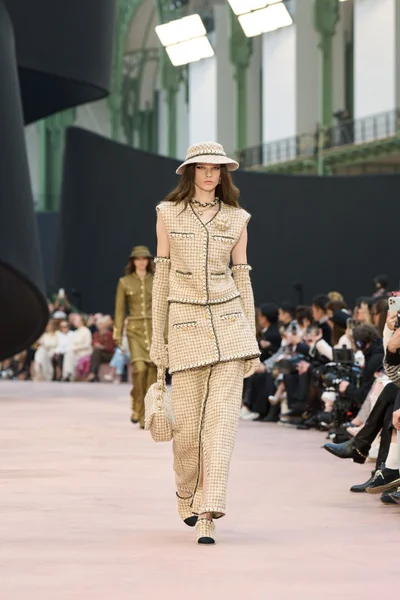 Look 23